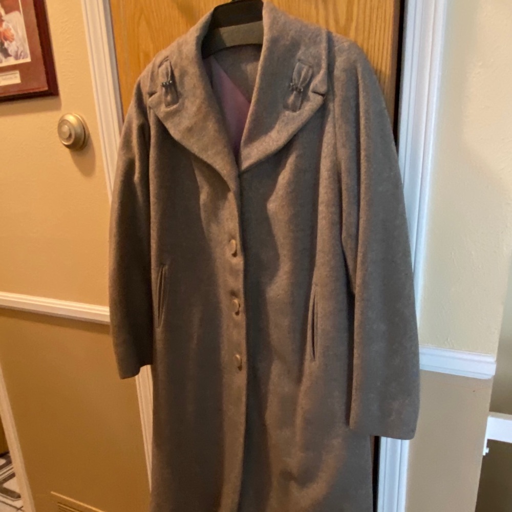 Elegant Vintage overcoat